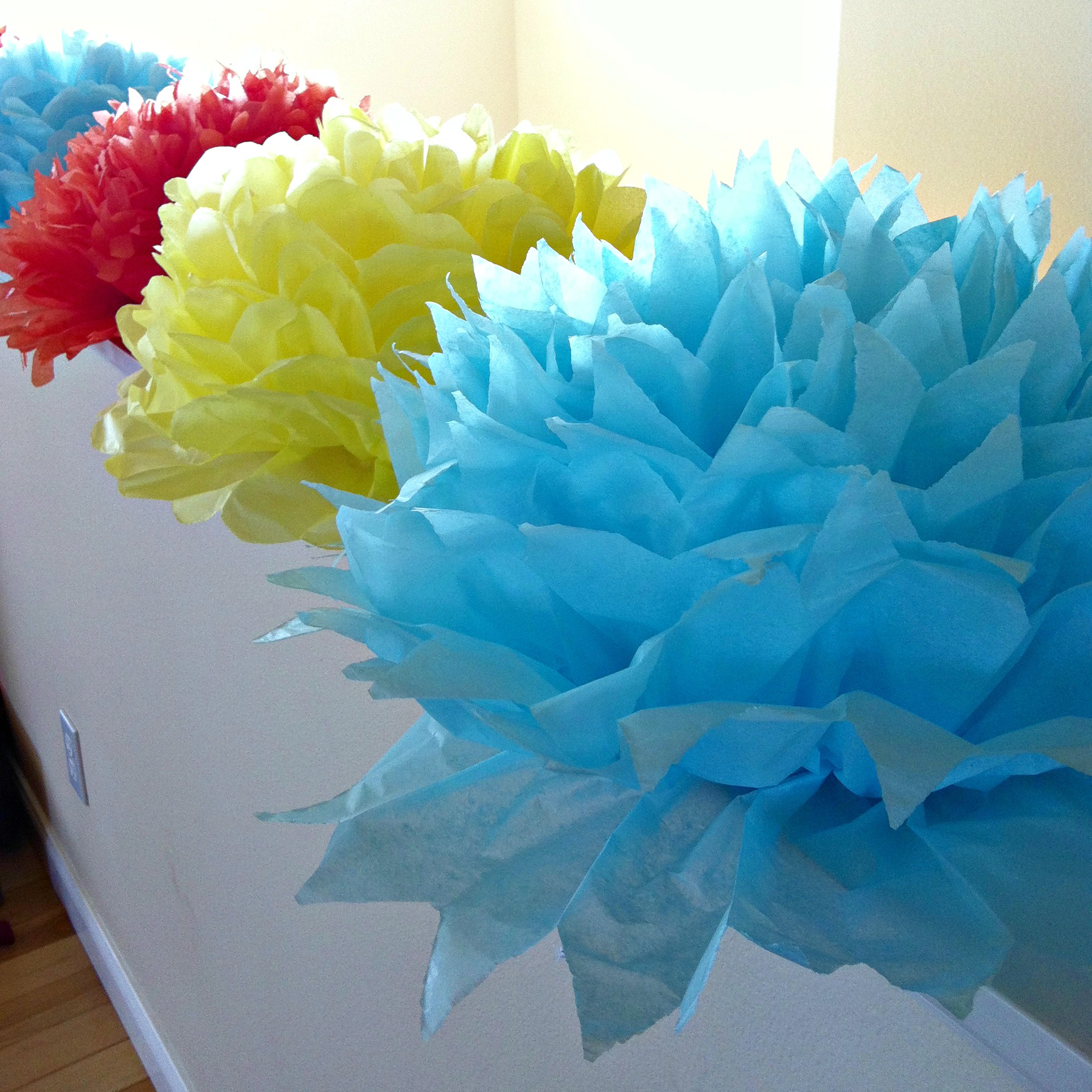 Diy giant handmade tissue paper flowers tutorial 2 for 1.00 make beautiful birthday party decorations final 2