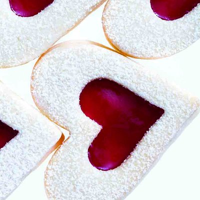 Raspberry-sugar-cookie-hearts-0-l