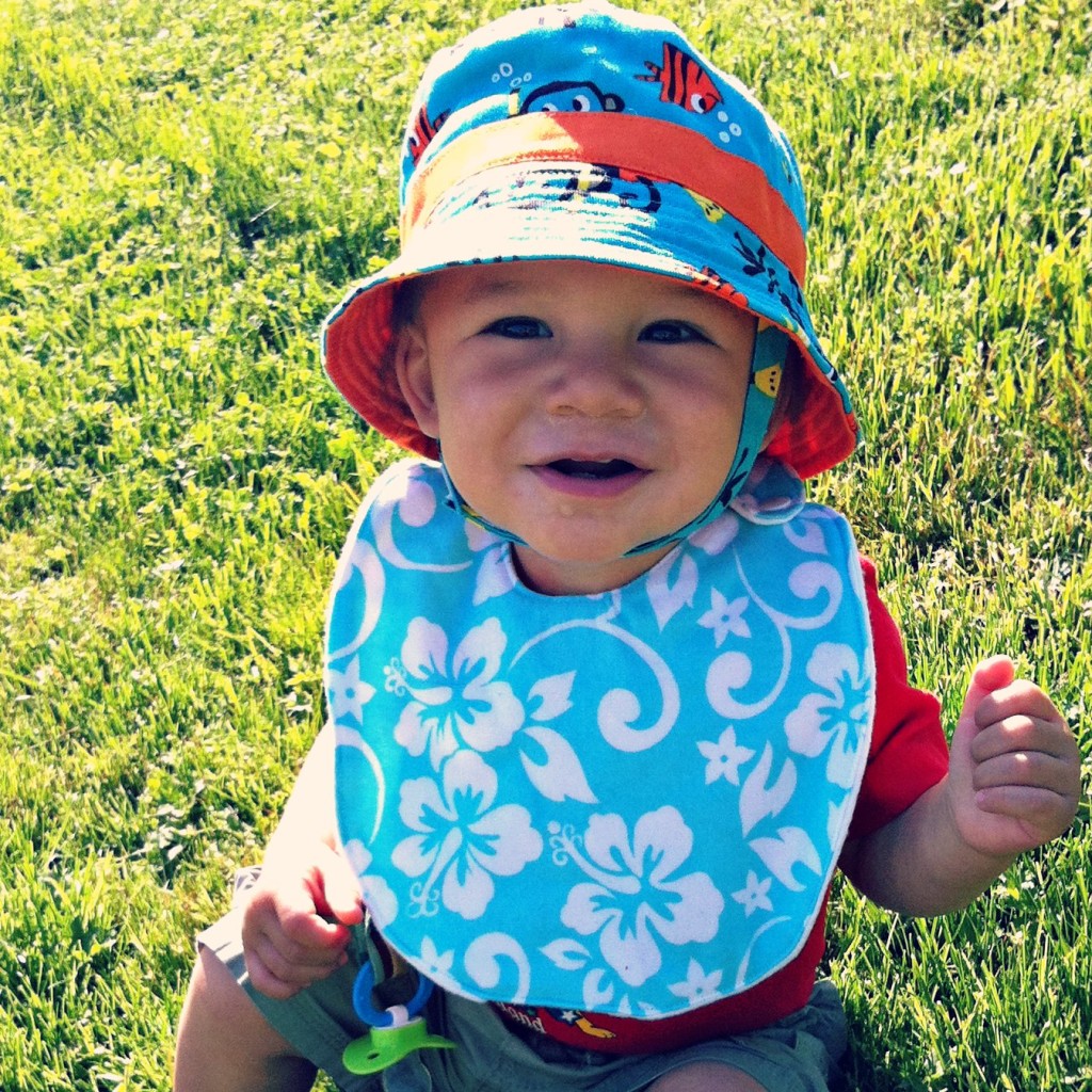 Sew Creative's 15 Minute Baby Bib Sewing Tutorial Craftgawker