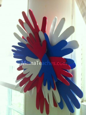 Mama-Teaches-Fourth-of-July-Hand-Wreath-Craft-for-Kids1