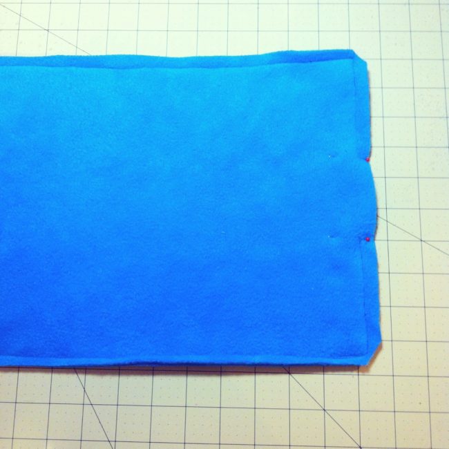 This 60 Minute Laptop Sleeve Sewing Tutorial is customizable for any size of laptop from a Macbook Air to a HP Notebook. The perfect project for beginner sewers!