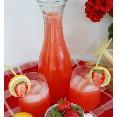 The best strawberry lemonade recipe ever. Sweet, tart, the perfect summer drink for a hot summer day that kids and adults will love.