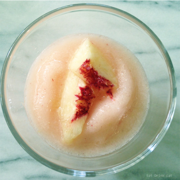 The-best-blended-peach-margarita-from-EatDrinkEat