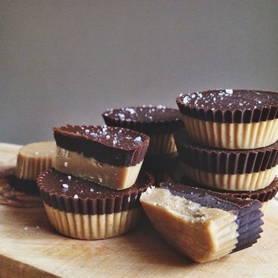 Every kitchen needs a delicious chocolate dessert recipe! This one is making me drool! Gluten free, dairy free and paleo friendly, this whole foods, healthy dessert idea is sure to be a hit! Dark chocolate almond butter cups recipe. PS. You could sub sunbutter or peanut butter!