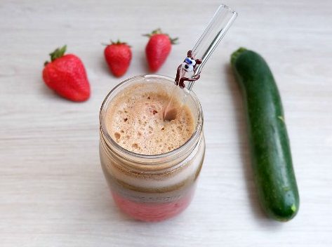 Kid Friendly Green Juicing Tips + Strawberry Zucchini Green Juice Recipe