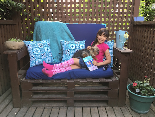 Want to create an outdoor space the entire family will love? Check out these 5 tips for creating a family friendly outdoor space from Hello Creative Family.