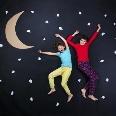 Sometimes, mama just wants the kids to go to bed so she can enjoy a glass of wine and some Netflix! Seriously kids! GO TO BED!!! Here are some tips to make bedtime a breeze so mom can have some much deserved downtime.