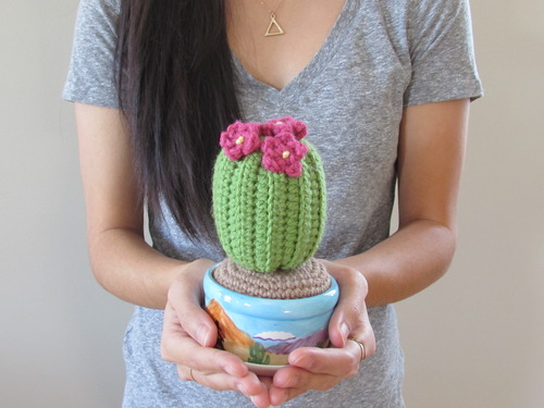 27 Crochet Projects That Are Going To Make You Want To Learn How To Crochet: Crochet Potted Cactus Pattern from Stitch Em