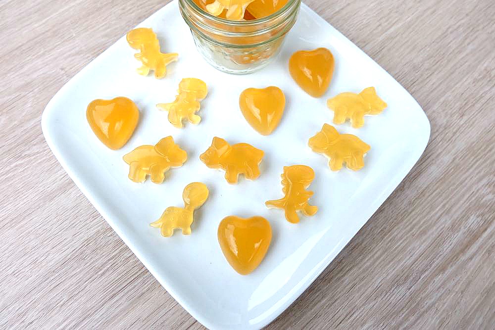 Sooth a sore throat and eliminate cold and flu symptoms with this easy, DIY cold remedy! This sore throat soothing gummies recipe has only four ingredients- lemon, honey, ginger and gelatin! Perfect for kids and adults! 