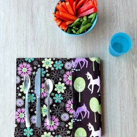 This 10 minute sewing project is perfect for beginner sewers. This free tutorial has step by step photos that make it easy to make customized placemats that kids and adults will love. A great handmade gift idea, this project is easy enough for kids new to sewing!