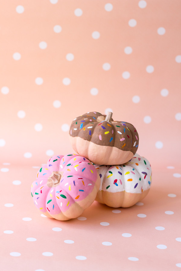 27+ Awesome Pumpkin Crafts, DIYs and Decorating Ideas- DIY Donut Painted Mini Pumpkin from Brit & Co. 