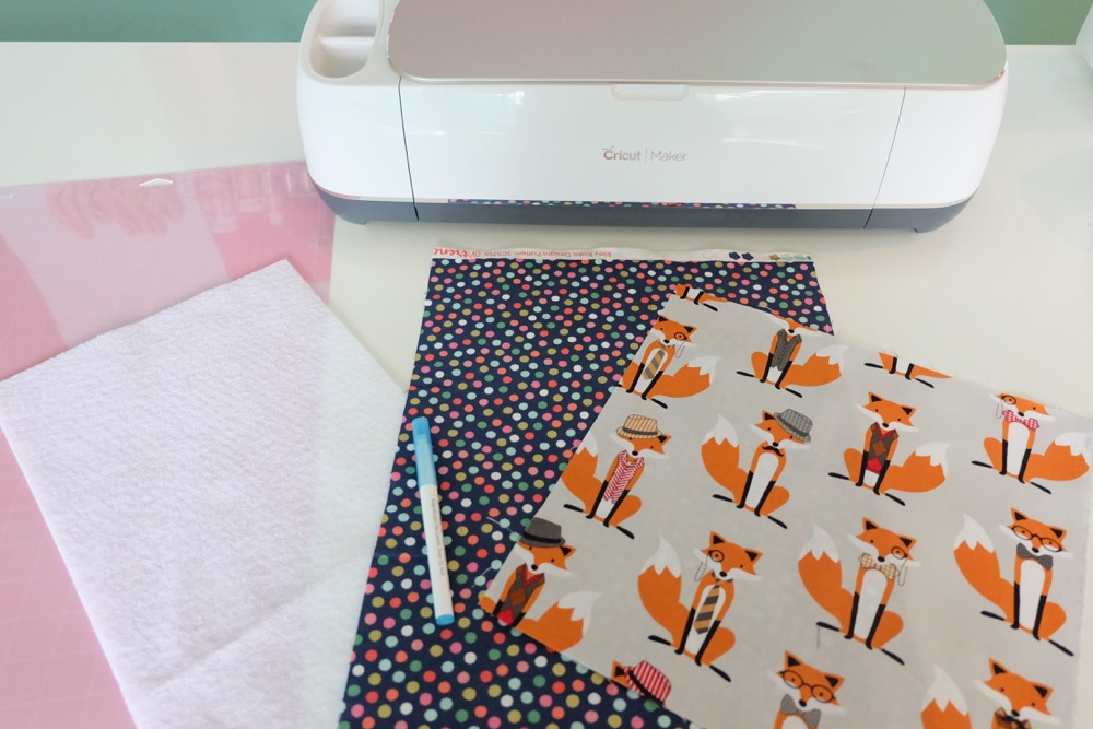 Looking for a cute little clutch to carry all your essentials? Check out this Essential Wallet Sewing Tutorial made using the Cricut Maker! This sweet little bag would make an adorable handmade gift! Perfect for teens and tweens. This project is #sponsored by Cricut. 