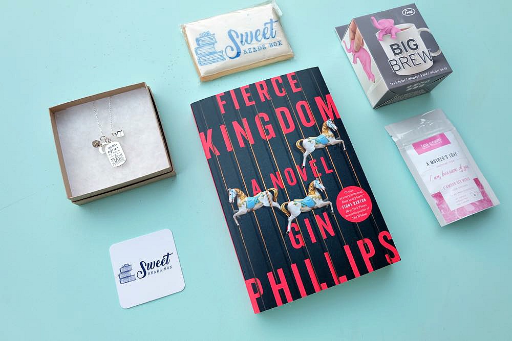 Looking for the perfect gift idea for the book lovers in your life? We're sharing the Sweet Reads Box & why it's a great gift for yourself or your book club! Perfect for Christmas, Mother's Day, Birthdays or for a mama to be at her baby shower! 