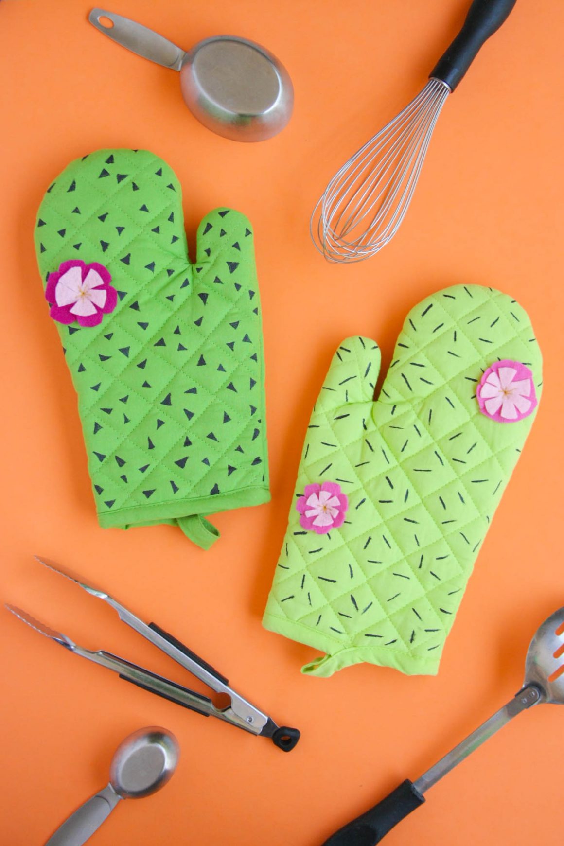 50 Easy Handmade Gift Ideas You'll Love: DIY Cactus Oven Mitts from Mollie Pop