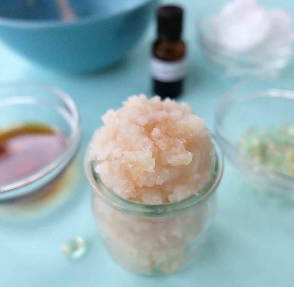 Exfoliate and moisturize your lips with our scrumptious DIY Vanilla Agave Sugar Lip Scrub! This recipe smells good enough to eat and the ingredients are so clean that you can! Easy to make in 5 minutes or less, this DIY recipe will become a beauty staple in your home that the whole family will love! Perfect for winter chapped lips! #DIY #DIYBodyProducts #Beauty #DIYBeauty 