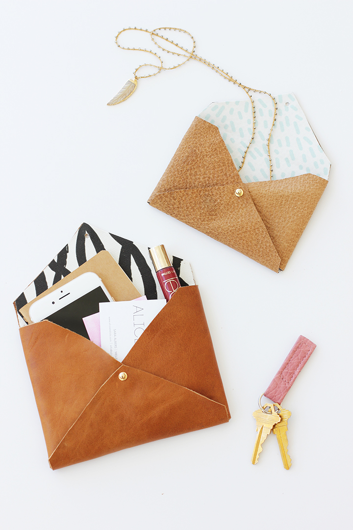 37+ Handmade Gift Ideas For Mom That She's Guaranteed To Love: DIY Envelope Clutch from Alice and Lois