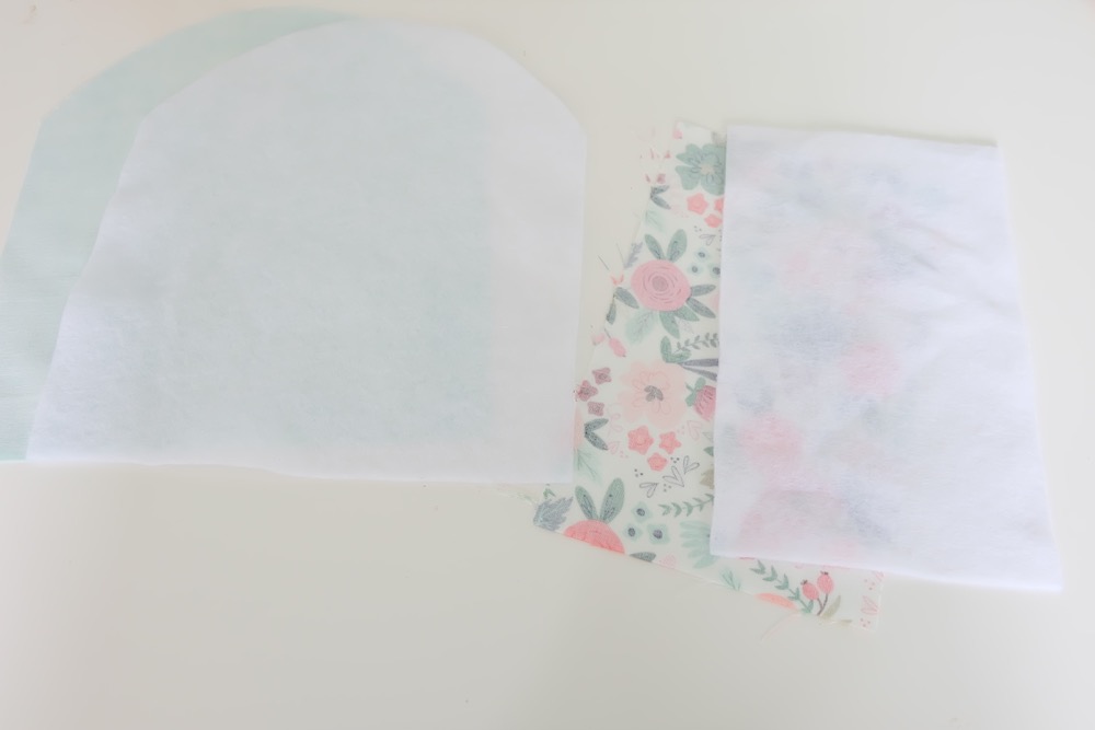 Every girl needs the perfect clutch, so why not make them! This easy sewing tutorial has step by step photos and instructions for making a DIY Wristlet Clutch Purse. Fit all of your essentials into this one little bag! Comes with a free cut file for making this craft project on the Cricut Maker. #Cricut #CricutMade #sewing #crafts