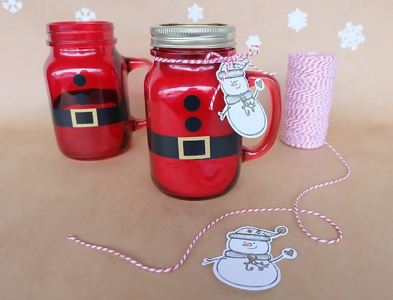 Easy DIY Santa Mason Jars Filled With Hot Chocolate- Handmade Christmas Gift Idea