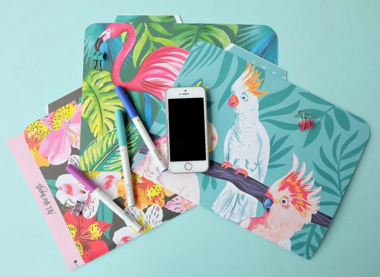 Use your Cricut Maker, Cricut Explore or a pair of scissors and get your paper craft on with this quick & easy project! Learn how to upcycle an old calendar into awesome DIY File Folders! You'll have the fanciest custom office supplies in town! #Cricut #papercrafts #Crafts #DIY