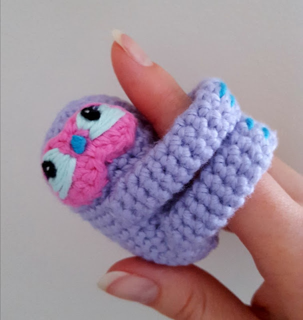 Sloth Crafts, Printables, SVG's DIY's, Food and Gift Ideas: Finger Sloth Crochet Pattern from Dinki Dots