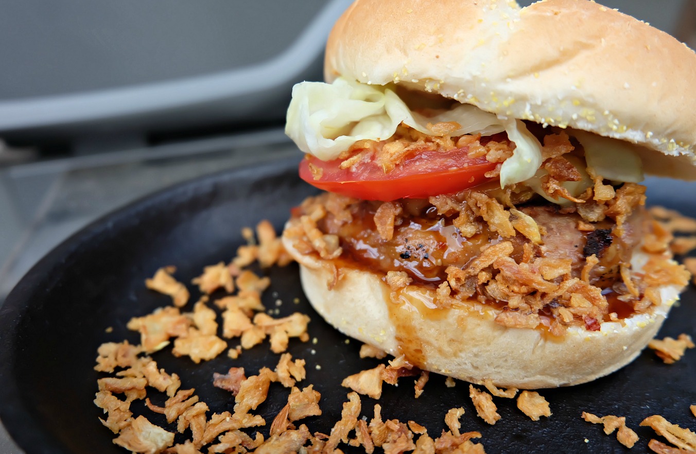 Fire up the BBQ and get out of the hot kitchen! We're sharing with you the best burger recipe you've ever tasted-- Our Hawaiian Turkey Burger Recipe. We're also sharing our secrets for making the juiciest turkey burger you've ever eaten. Juicy, flavorful and healthy you'll feel good about feeding this easy meal to your family! #Turkey #Burger #HawaiianFood #Recipe #Sponsored