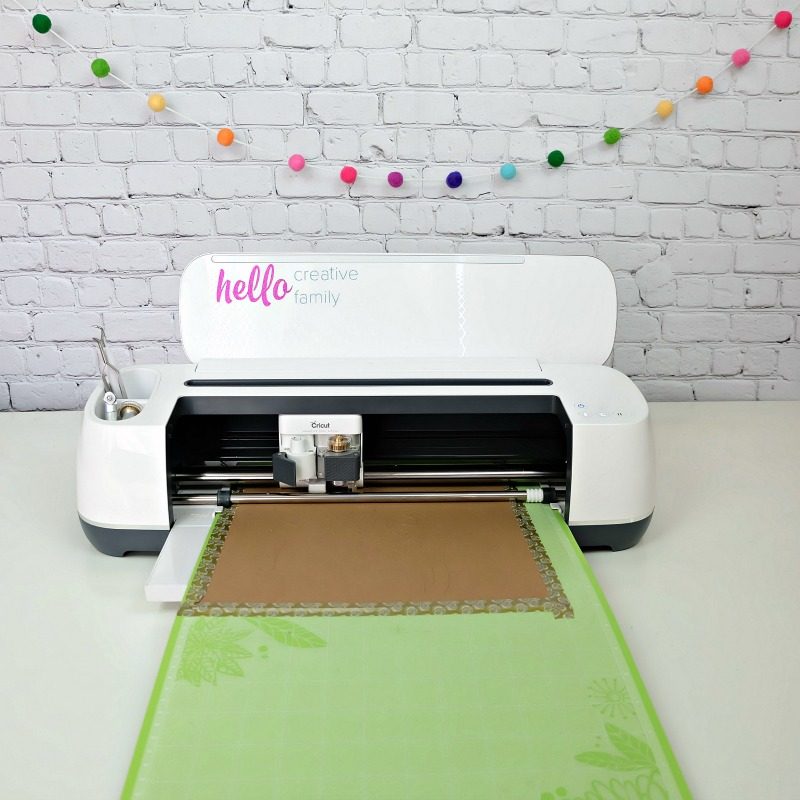 Hello Creative Family's Cricut Maker