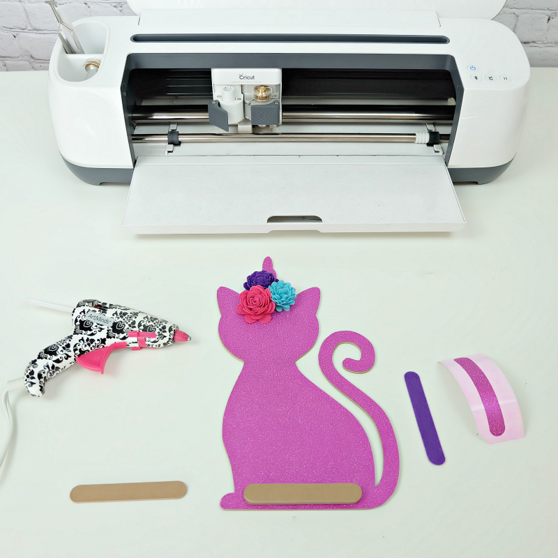 Step by step process for making a Caticorn Necklace Holder from Hello Creative Family. 