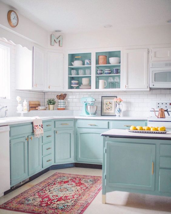Choosing a paint color for a kitchen remodel can be hard! Hello Creative Family walks through the design process of coming up with a kitchen color palette with the help of Sherwin-Williams. #Sponsored #DIY #Kitchen #Remodel #Turquoise #Aqua #Teal