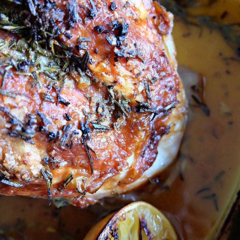 After trying this recipe for White Wine and Garlic Turkey Breast Roast you'll never roast a Thanksgiving turkey the same way again! Taking just 1 hour to make, this easy turkey recipe is perfect for small family thanksgivings, a Sunday supper or weeknight meals! Family friendly and delicious! #Turkey #WeeknightMeal #Garlic #WhiteWine #Thanksgiving