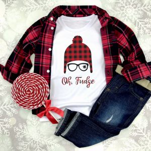 We're sharing a free A Christmas Story SVG file with one of our favorite movie lines "Oh Fudge". Find this cut file along with 15 other Christmas cut files to cut with your Cricut Maker, Cricut Explore or Silhouette! #Cricut #Christmas #AChristmasStory #FreeSVG