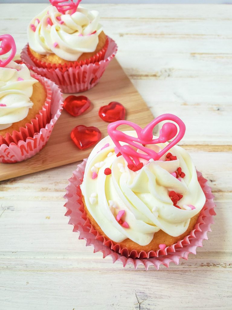 Easy Valentines Day Cupcakes with Edible Heart Topper