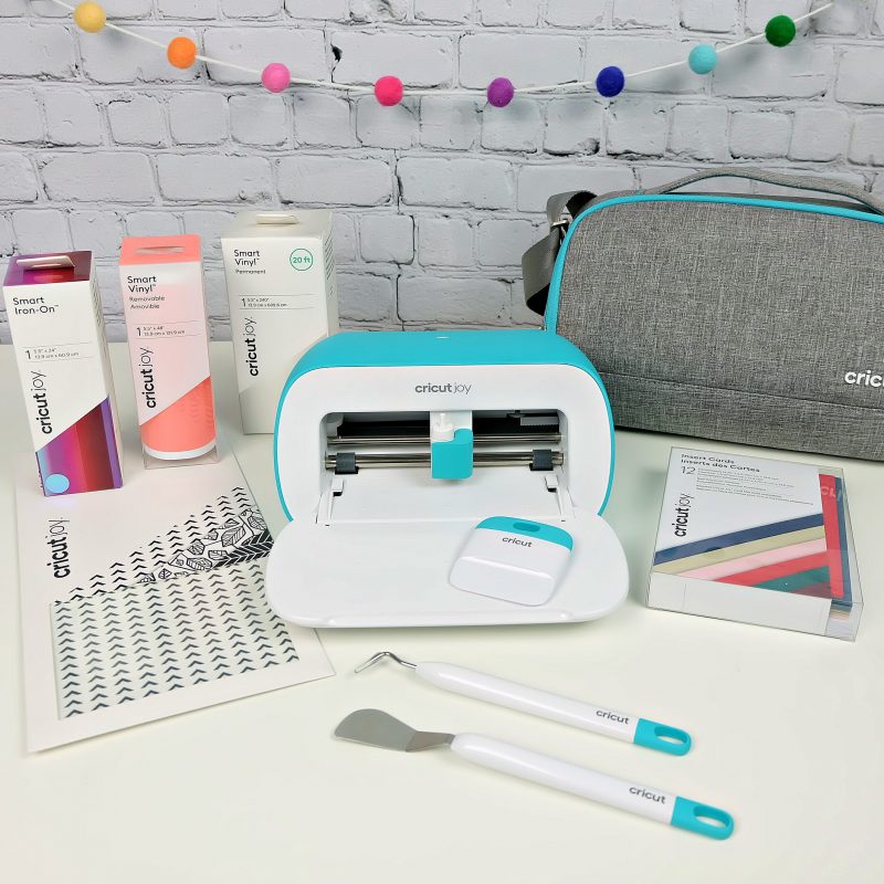 Craft EVERYWHERE with Cricut Joy! We're sharing 3 Cricut Joy Projects that are perfect for quarantine and can be made in different rooms of the house! Projects include pantry labels to get you organized, a DIY lion birthday card fit for the Tiger King himself and a toilet paper decal for the bathroom. Each project takes less than 15 minutes to make and are simple and easy Cricut projects! #CricutMade #CricutJoy #CricutCrafts #QuarantineCrafts #Crafts #EasyCrafts