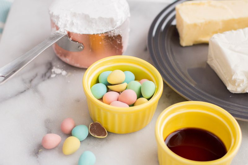 Looking for an Easter dessert idea? This Easter Cookie Dip Recipe is a sweet Easter treat that kids will love! Yummy and easy this simple Easter dessert is made with Cadbury Mini Eggs! #Easter #Dessert #Recipe 