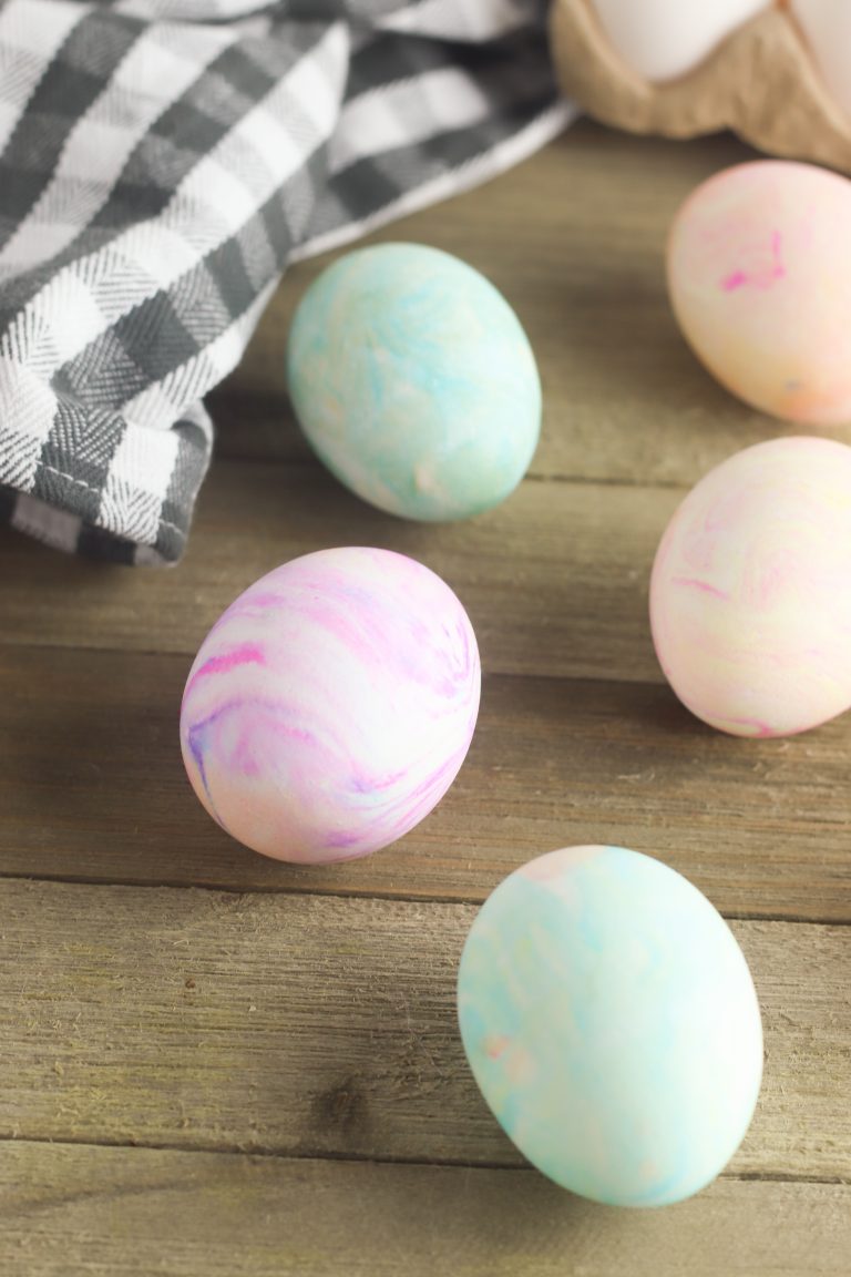 Whipped Cream Marbled Easter Eggs Tutorial