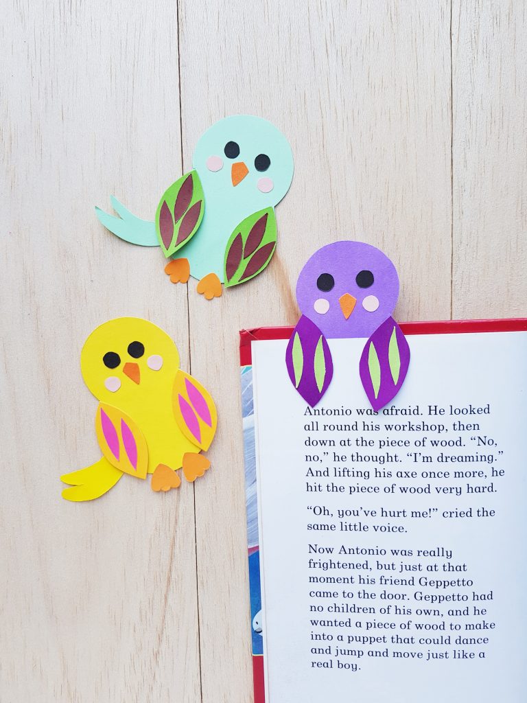 Create a sweet bird bookmark craft with your kids using our free printable template, construction paper and glue! An easy kids activity that is perfect for spring! A wonderful project to build on your spring homeschooling lessons. #KidsActivities #SpringCrafts #KidsCrafts #DIY #Crafts 