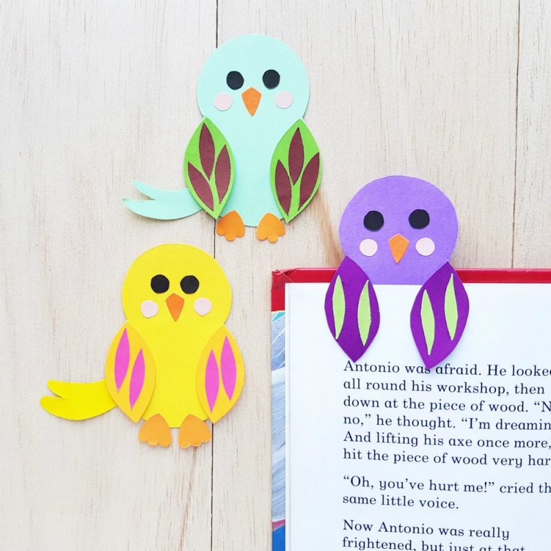 Create a sweet bird bookmark craft with your kids using our free printable template, construction paper and glue! An easy kids activity that is perfect for spring! A wonderful project to build on your spring homeschooling lessons. #KidsActivities #SpringCrafts #KidsCrafts #DIY #Crafts 