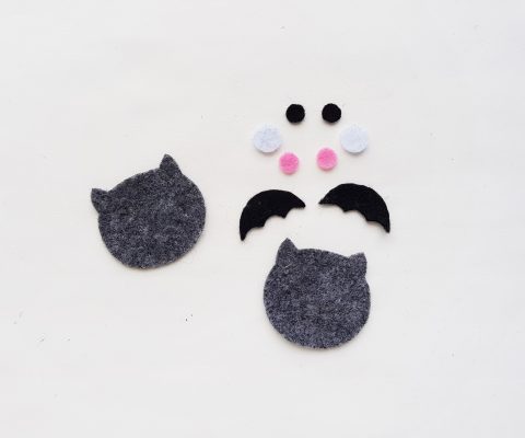 Learn to sew a bat stuffed animal with this simple sewing project! The perfect project for beginner sewers! Includes step by step photos and a free pattern. A fun little Halloween project! #sewing #Bat #StuffedAnimal #BeginnerSewing #SewingProject #TeensSewing #Felt