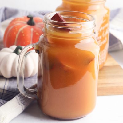 You've tried a pumpkin spice latte, but have you tried pumpkin apple cider? This easy crockpot recipe takes just 5 minutes of prep. Let it simmer in your slow cooker or instant pot and smell the scents of cinnamon, apple and nutmeg fill your home! The yummiest fall beverage you could ever imagine! Drink it all winter long! #Cider #Recipe #applecider #pumpkinspice #crockpotdrink #crockpot #slowcooker slowcookerrecipe