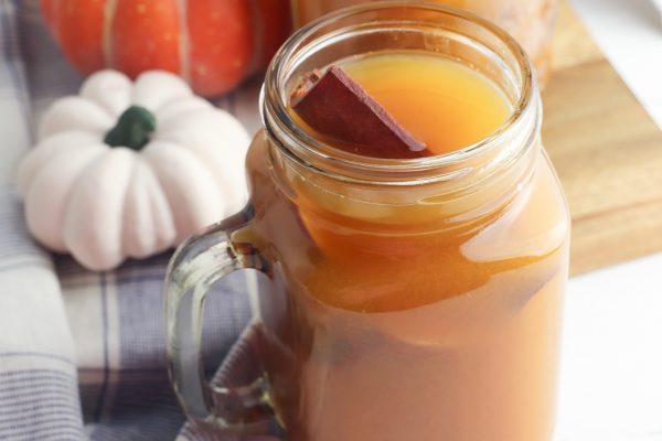 Step by step instructions for making easy pumpkin spice apple cider recipe. Make in your crockpot or instant pot.