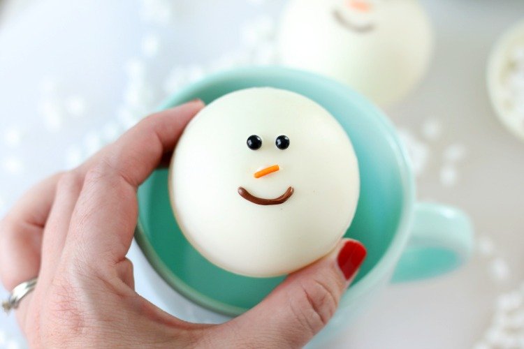 Snowman Hot Chocolate Bombs from Gluesticks