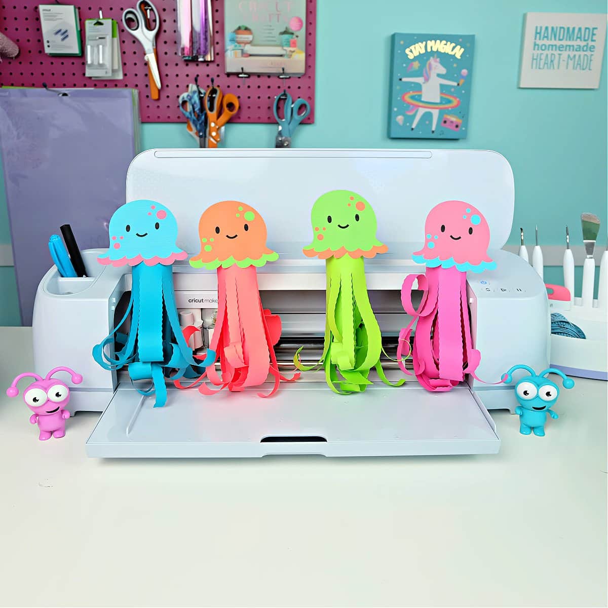 Create an adorable jumping jellyfish birthday garland using your Cricut cutting machine