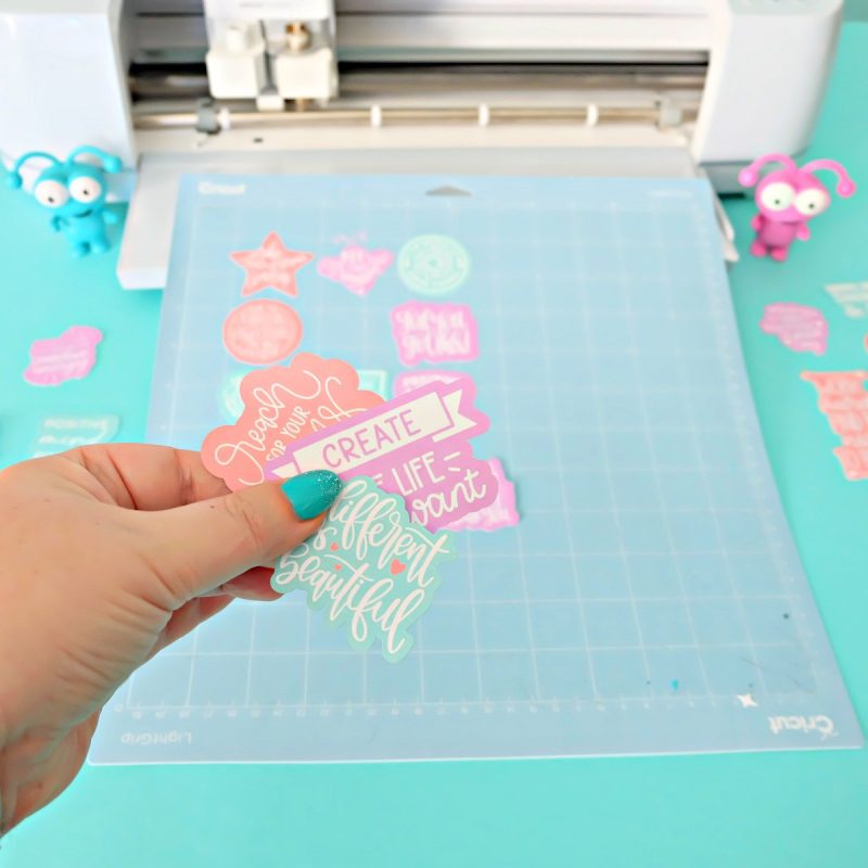 Making customized back to school gear is easy with Cricut! We are filling classrooms full of positive energy with these DIY positive affirmation water bottle, bento box and lunch box notes! Grab the Cricut cut file canvas along with step by step instructions to make your own!