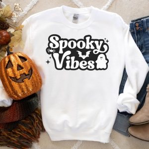 Fall is here! Get the Halloween crafts started! We're sharing 14 free Halloween SVG design files for making Halloween DIY projects with your Cricut Maker, Cricut Explore or Cricut Joy cutting machine!