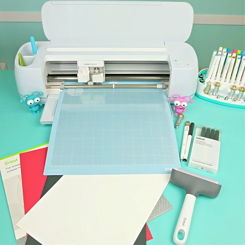 Cricut cutting machine with supplies