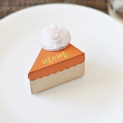 Mini Pie Box Place Cards from The Happy Scraps