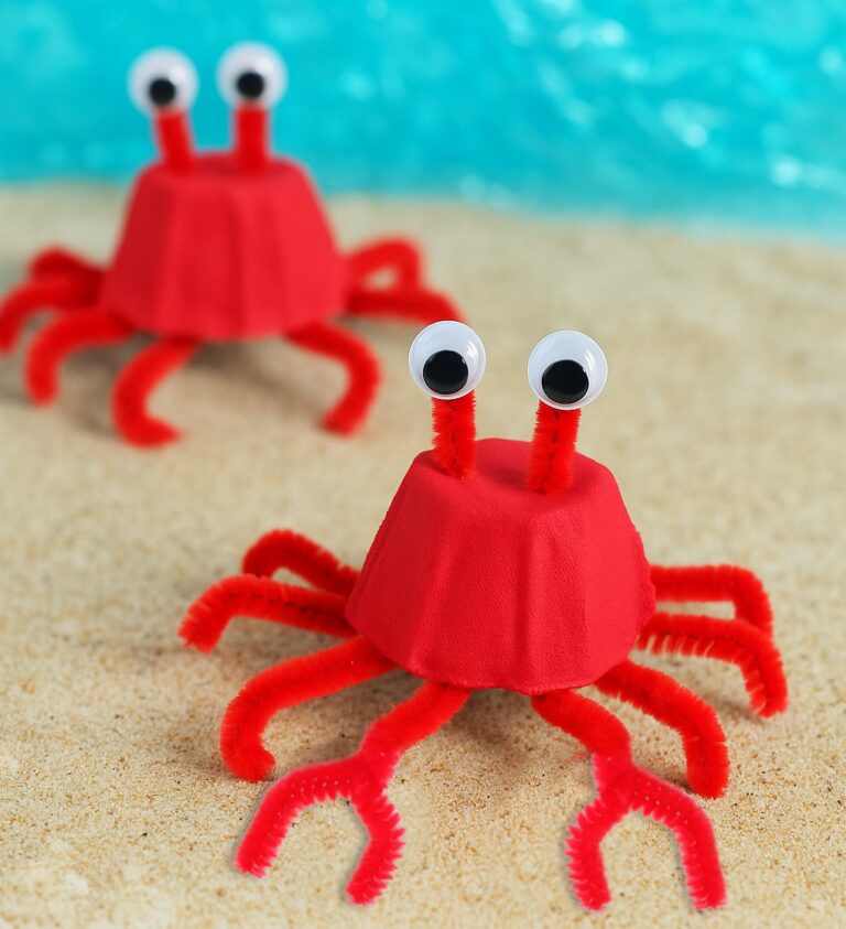 Looking for an easy ocean craft for kids? This adorable egg carton crab craft for kids is the perfect upcycled activity for summer, beach units, or preschool fun! Using egg cartons, pipe cleaners, googly eyes, and paint, kids can create their own sea creature in just a few steps. A great way to teach about ocean life while encouraging creativity. Save this idea for your next ocean theme or summer craft session!