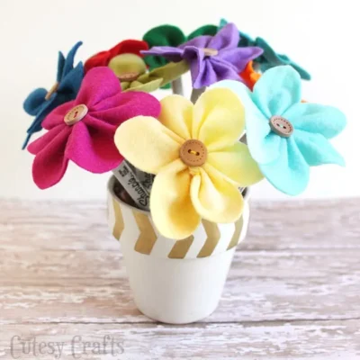 Felt Flower Pen Bouquet by Cutesy Crafts