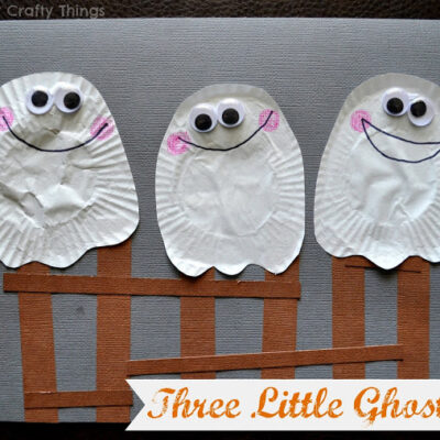 Cupcake Liner Three Little Ghosties Kids Craft by I Heart Crafty Things